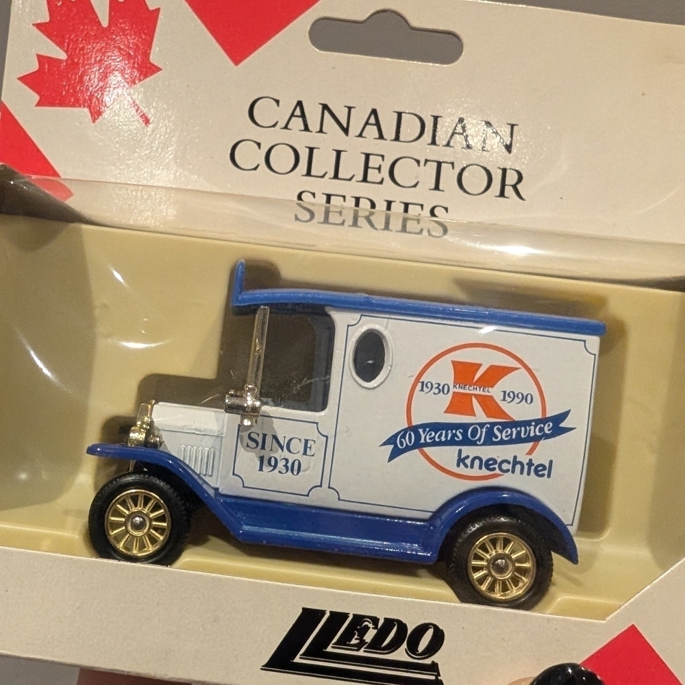 Lledo Canadian Collector Series Model Car - Picture 3 of 6